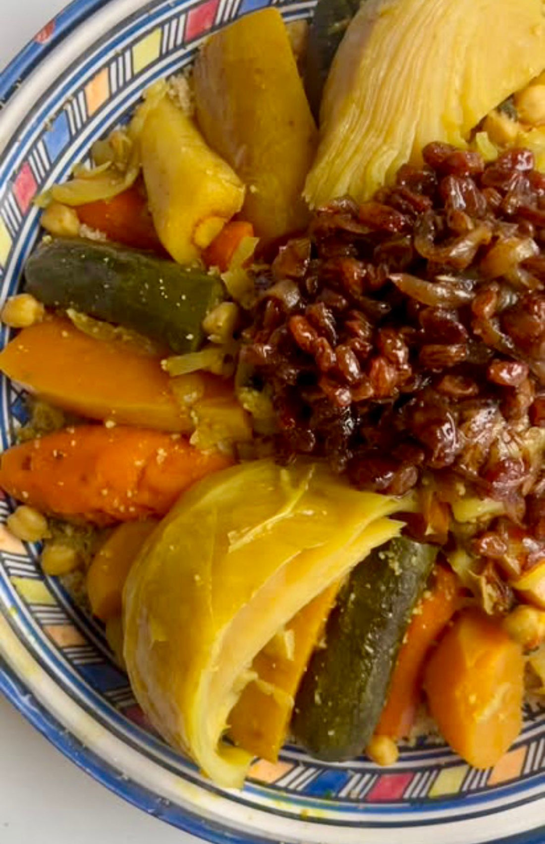 Couscous aux légumes et raisins caramélisés